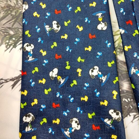 Joe Cool Snoopy Necktie Peanuts Blue Print 50 year Anniversary - Picture 2 of 4